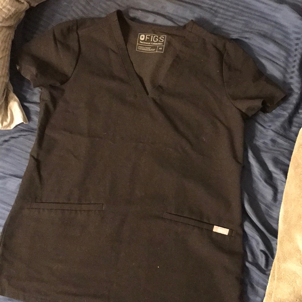 FIGS SCRUB TOP